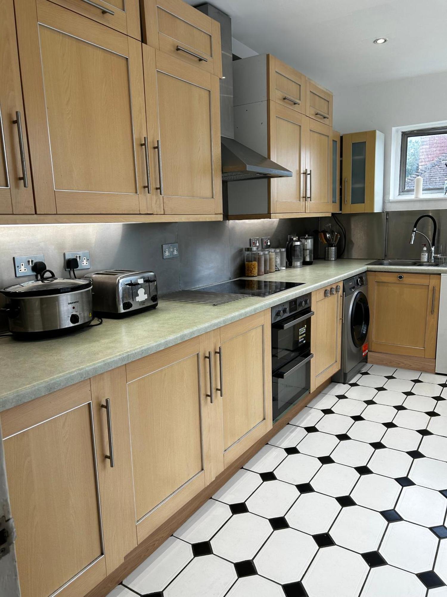 Great 5-bedroom House In Thornton Road Sleeps 14+ Casa vacanze Londra